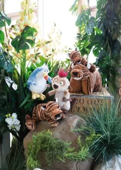 Nici 43896 Ara Jungle Dan Ca 20cm Wild Friends Plüsch -Nici 43893 02 43897 43909 43913 43902 Miieu 1464x2048