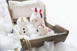 Nici 48165 Einhorn Theodor Im Schneeanzug Ca 45cm Plüsch Kuscheltier GREEN -Nici 48166 10 48163 48162 Milieu vorl 2048x1365 2